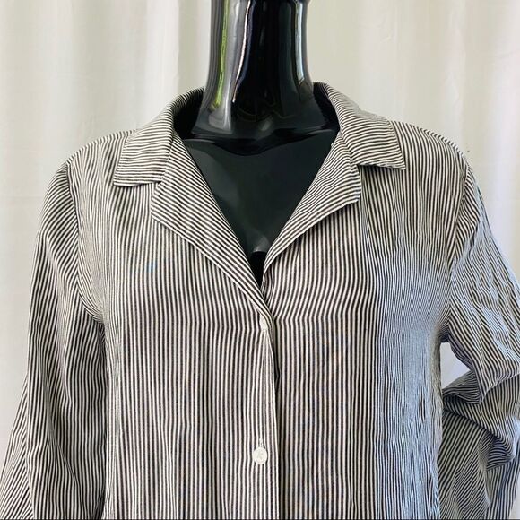 Cloth & Stone Stripe Flare Sleeve Button Down Top Size Medium - Picture 4 of 6